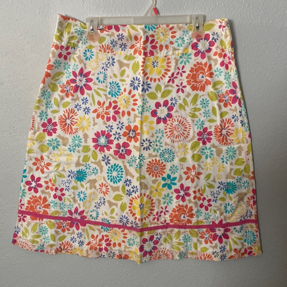 Brand new floral skirt size 14 CLASSIC ELEMENTS